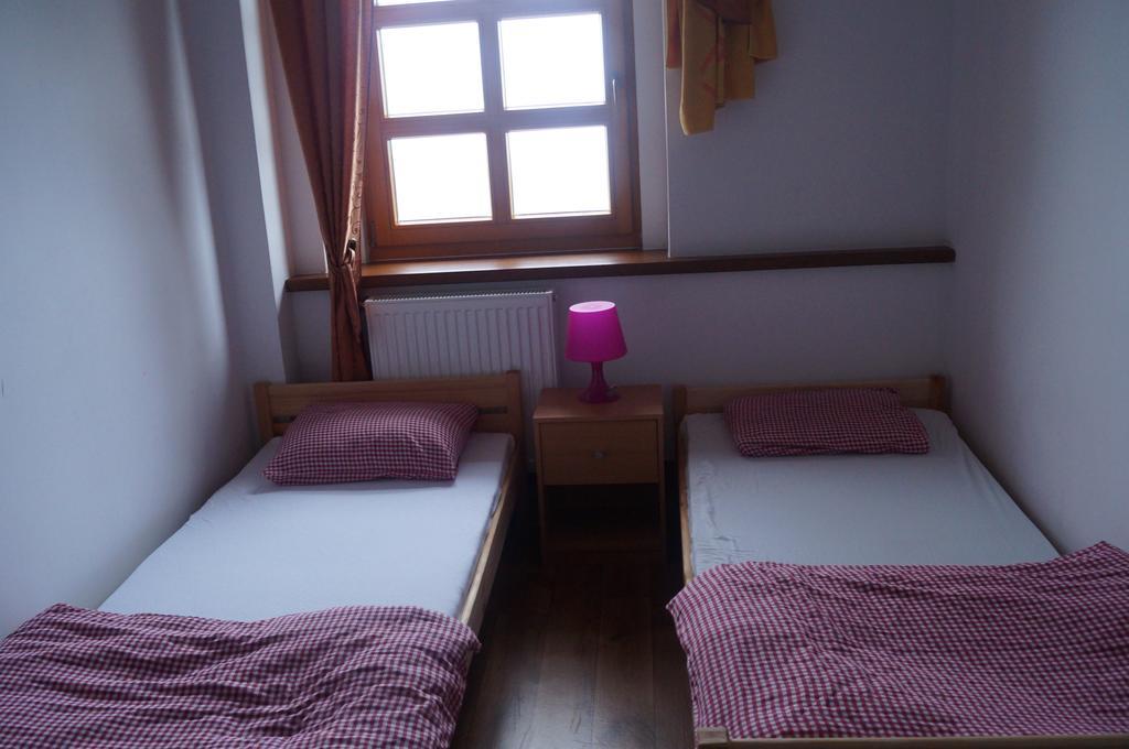 Schronisko Pttk Hala Szrenicka Hostel Szklarska Poreba Phòng bức ảnh